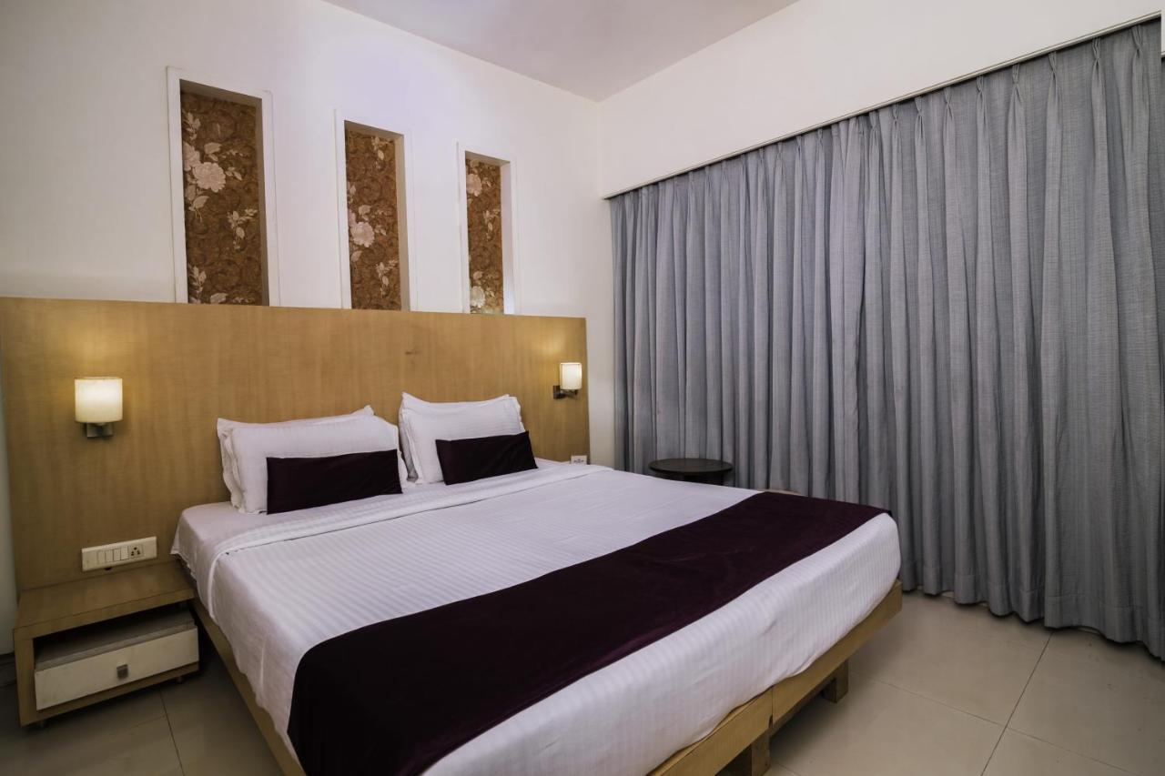 Hotel Monarch Guestline In Midc Rabale, Navi Mumbai Ngoại thất bức ảnh