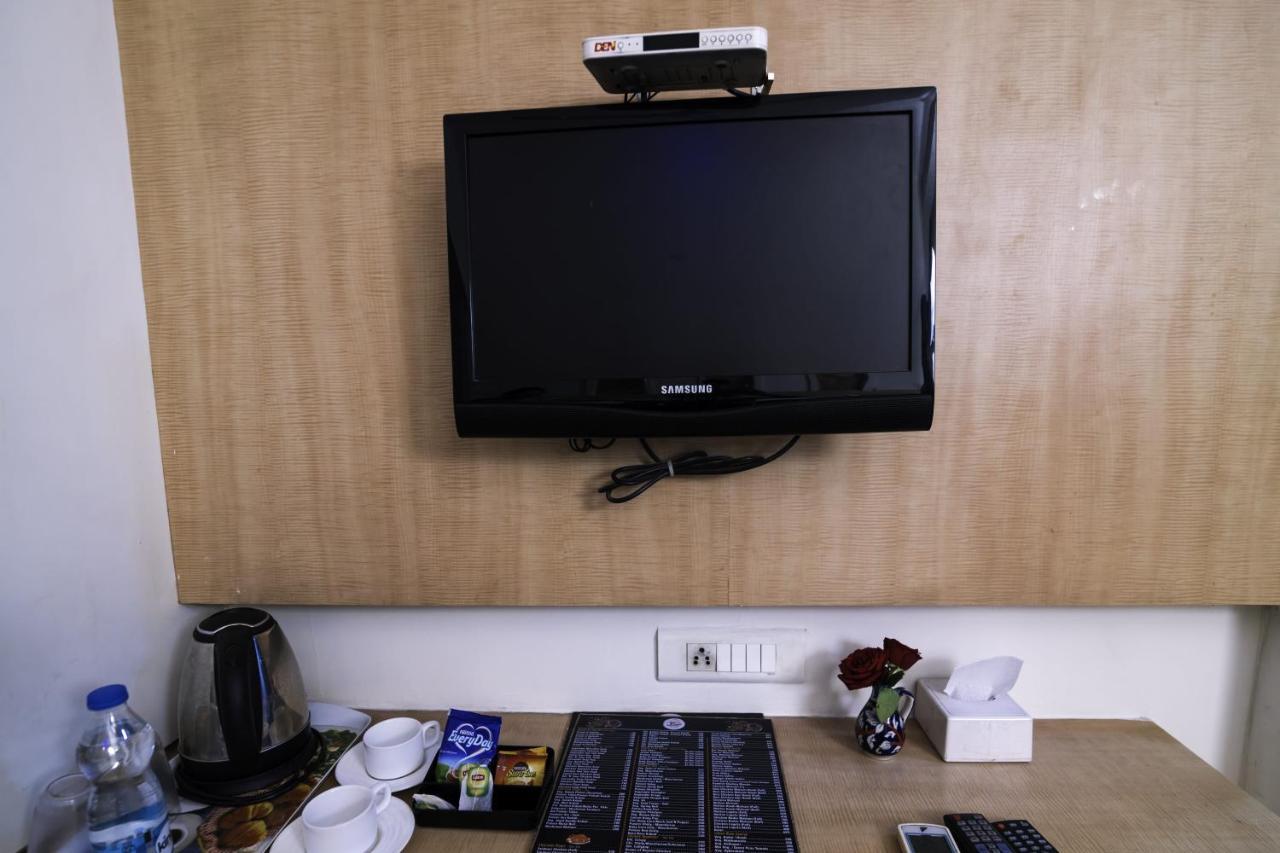 Hotel Monarch Guestline In Midc Rabale, Navi Mumbai Ngoại thất bức ảnh