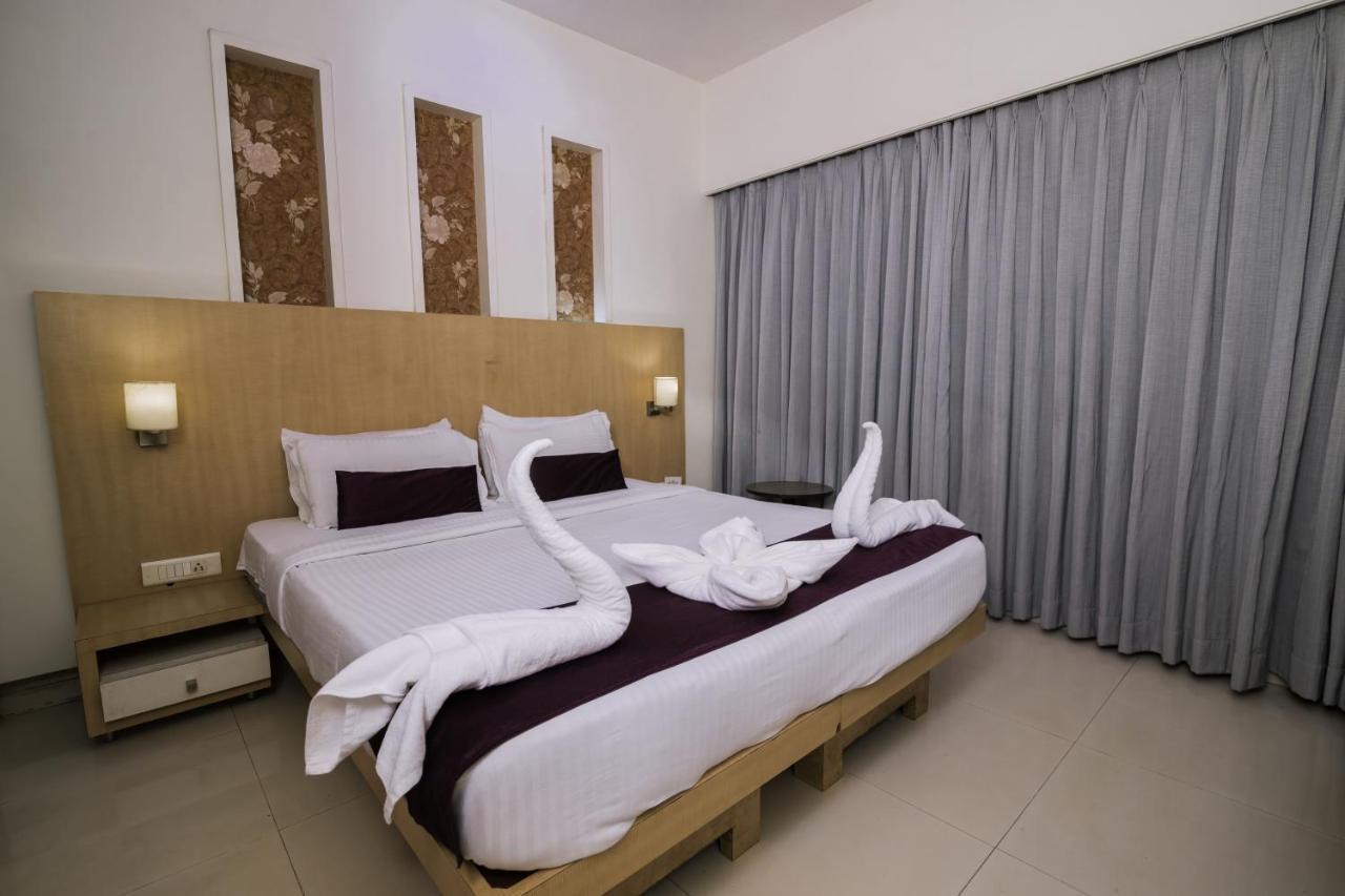 Hotel Monarch Guestline In Midc Rabale, Navi Mumbai Ngoại thất bức ảnh