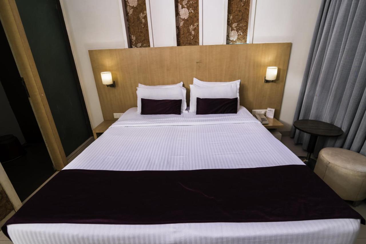 Hotel Monarch Guestline In Midc Rabale, Navi Mumbai Ngoại thất bức ảnh