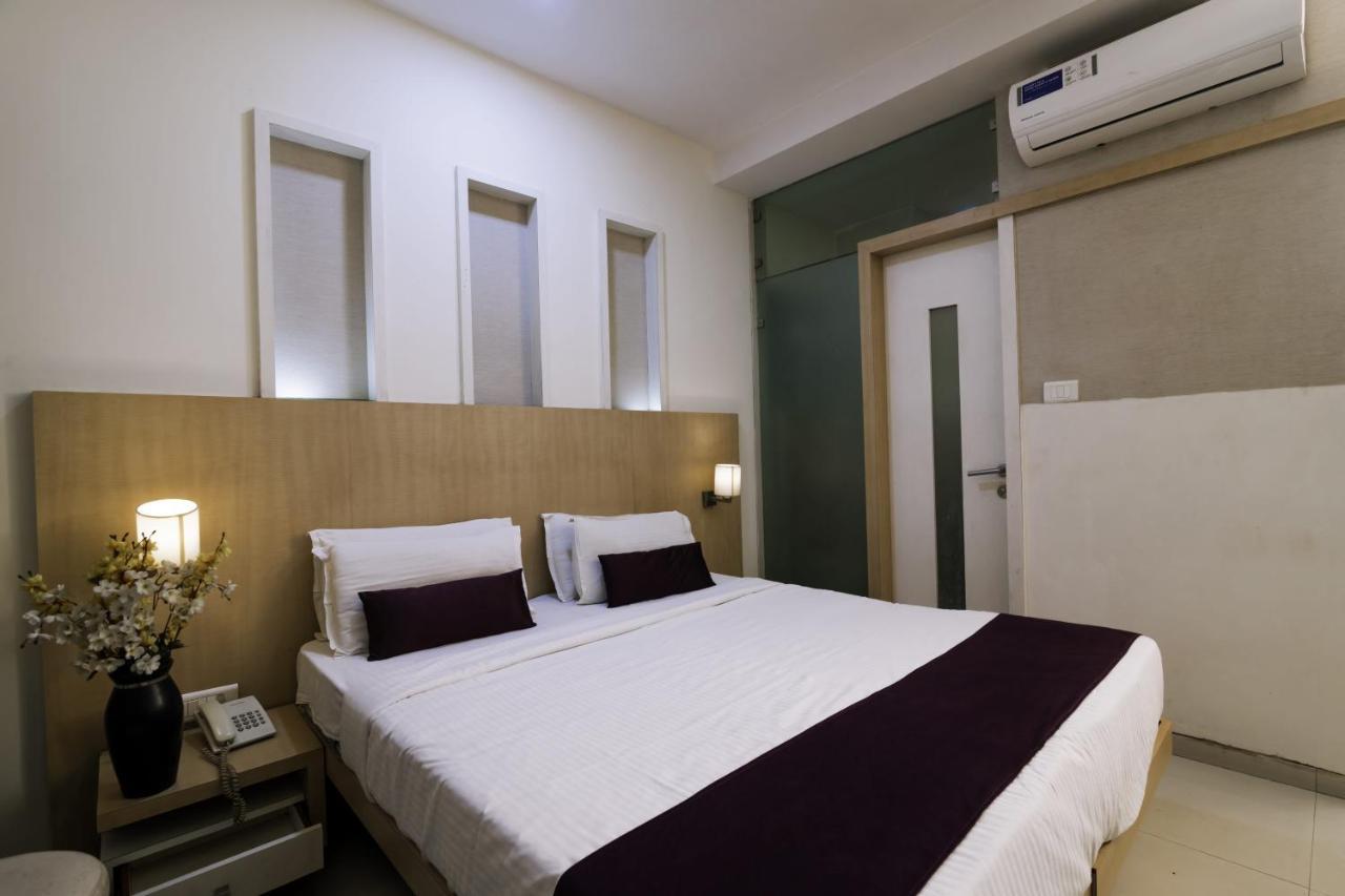 Hotel Monarch Guestline In Midc Rabale, Navi Mumbai Ngoại thất bức ảnh