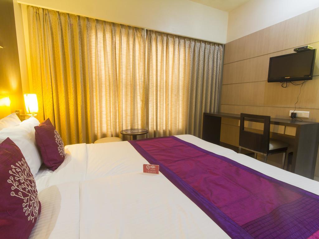 Hotel Monarch Guestline In Midc Rabale, Navi Mumbai Ngoại thất bức ảnh
