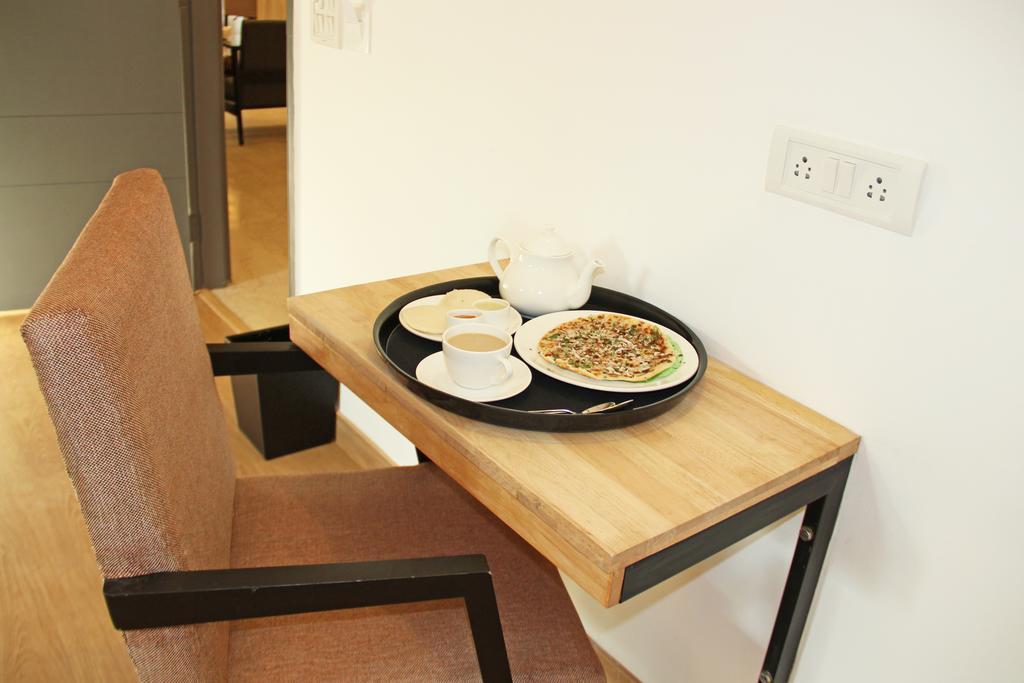 Hotel Monarch Guestline In Midc Rabale, Navi Mumbai Ngoại thất bức ảnh