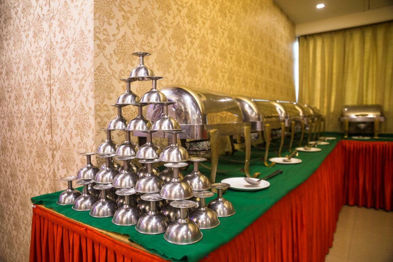 Hotel Monarch Guestline In Midc Rabale, Navi Mumbai Ngoại thất bức ảnh