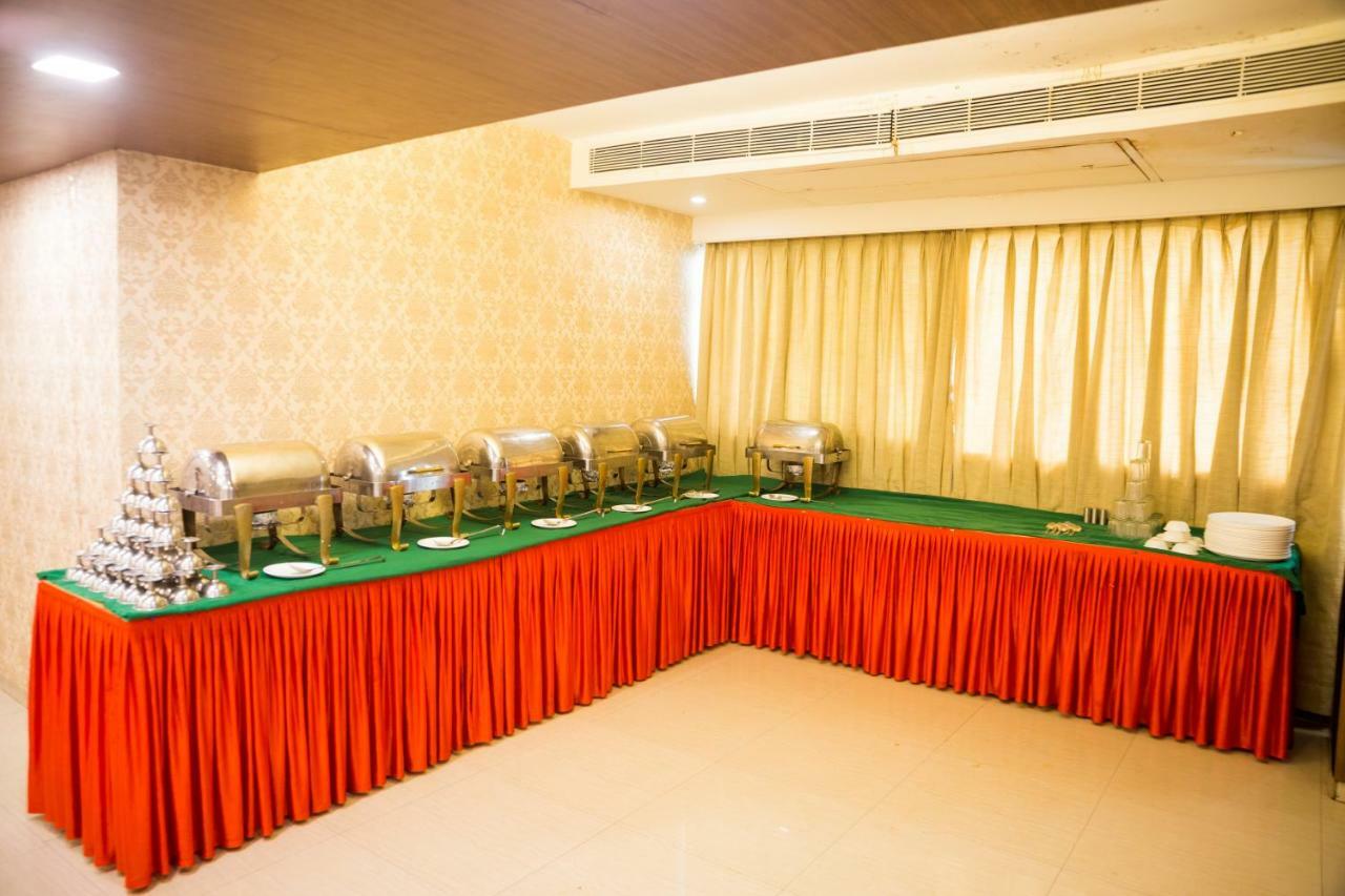 Hotel Monarch Guestline In Midc Rabale, Navi Mumbai Ngoại thất bức ảnh