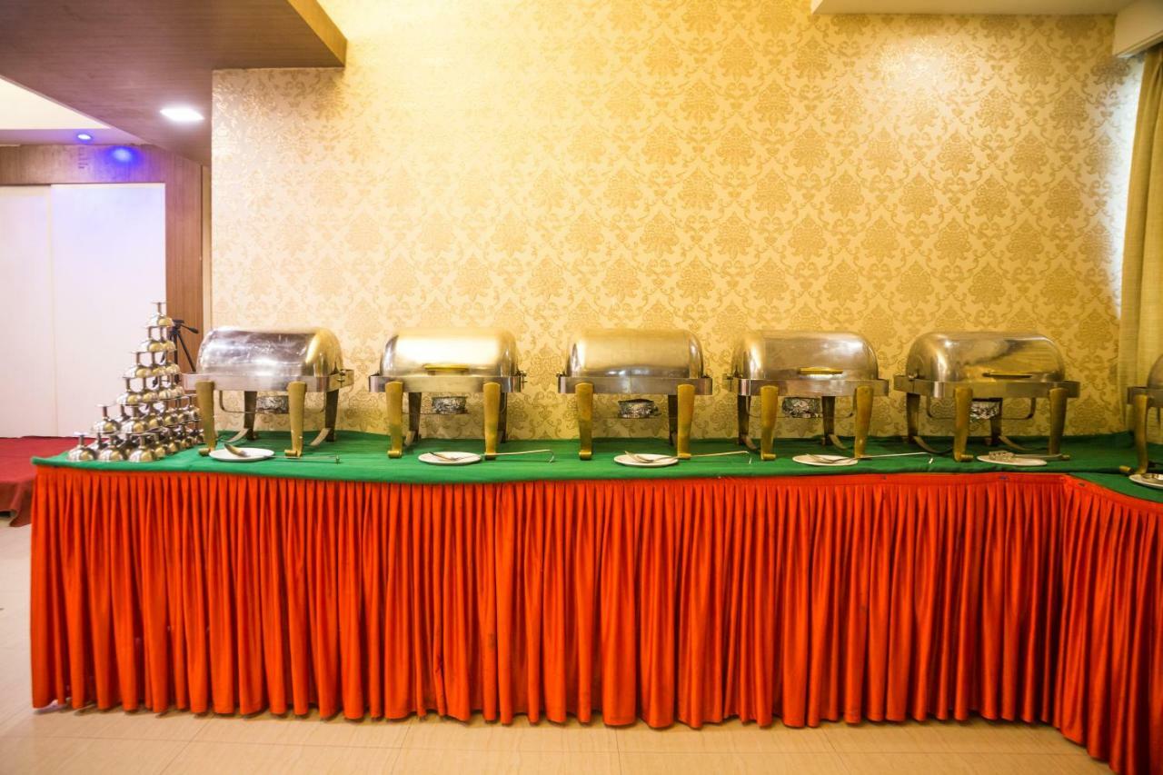 Hotel Monarch Guestline In Midc Rabale, Navi Mumbai Ngoại thất bức ảnh